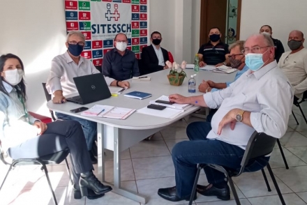 SITESSCH Diretoria do SITESSCH fecha Convenção Coletiva de Trabalho - CCT com ganho real e benefícios importantes para os trabalhadores, após 3 tensas rodadas de negocia Na tarde do dia 27, reuniram se na entidade sindical profissional dirigentes...